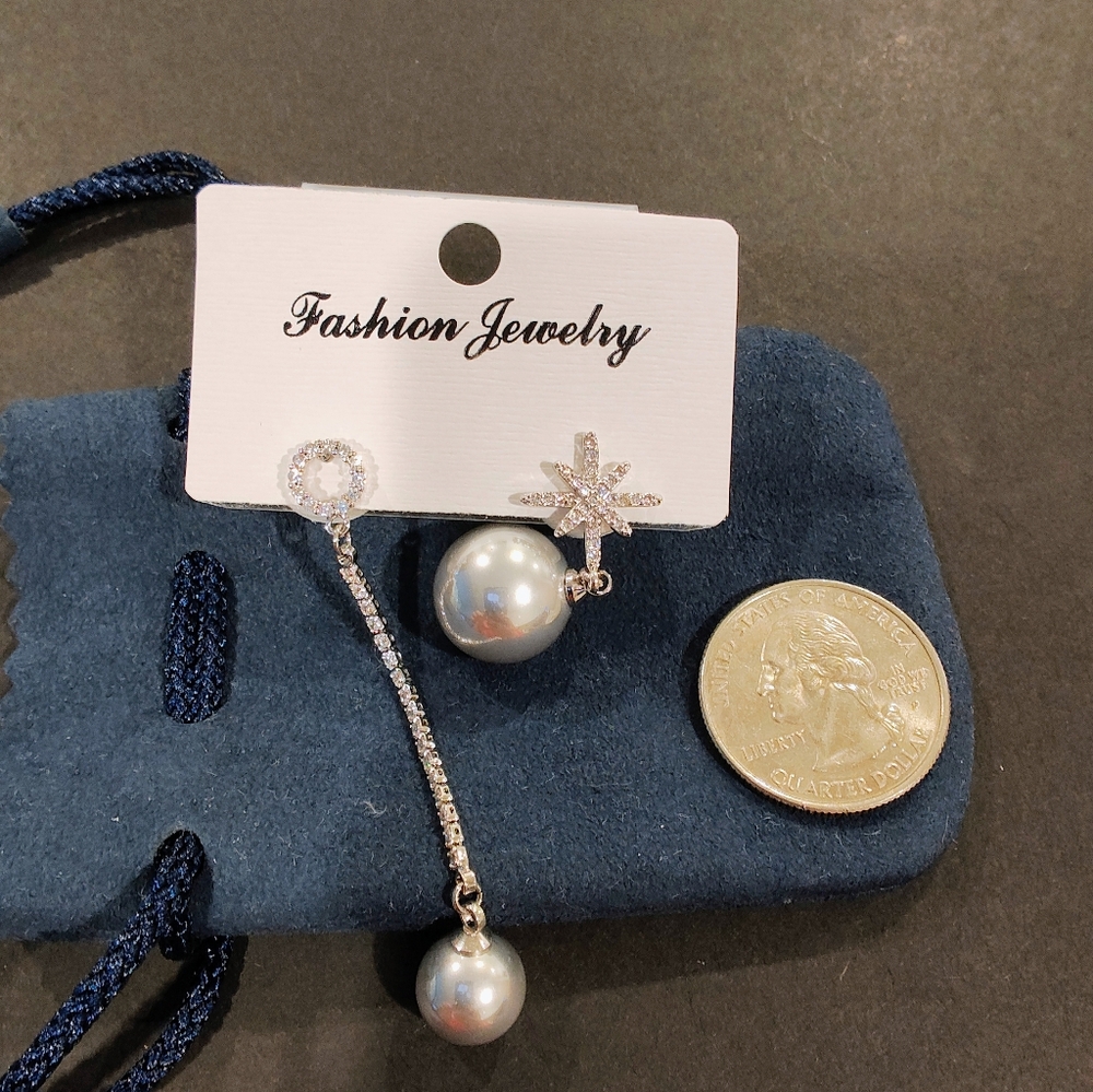 Earrings - Picture 6 of 7